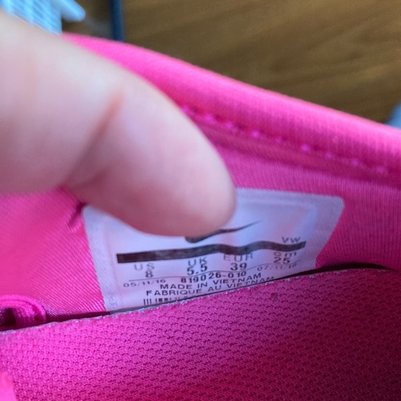 Nike shoes for women - Picture 3 of 3